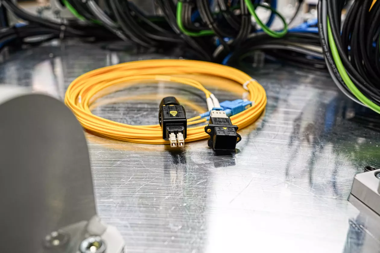 Panel Feed Throughs Data PFT Fiber Optic.psd