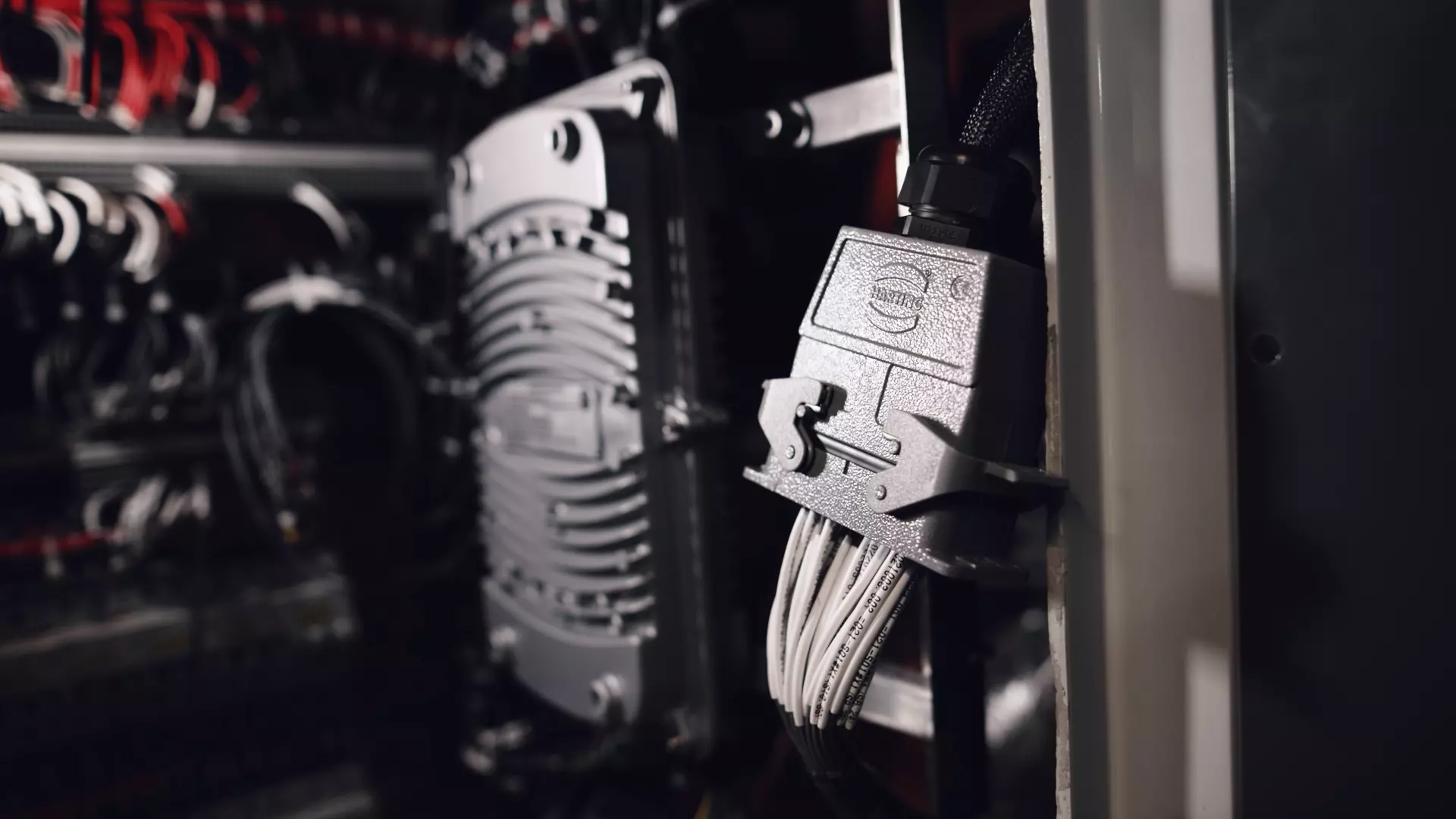 Han-Modular® 等模块化连接器可根据具体项目要求进行个性化调整