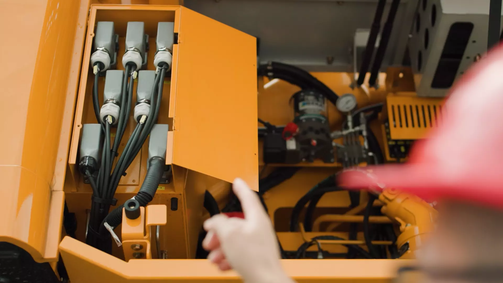 SANY Pointing at connector