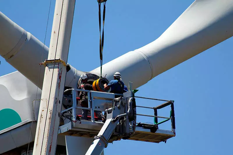 Voor het servicen van een windturbine zijn slimme en gemakkelijke aansluitoplossingen vereist