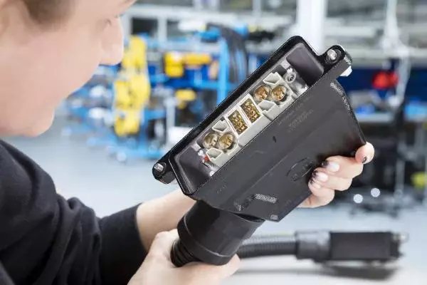 HCS - Jumper Cable Imagery