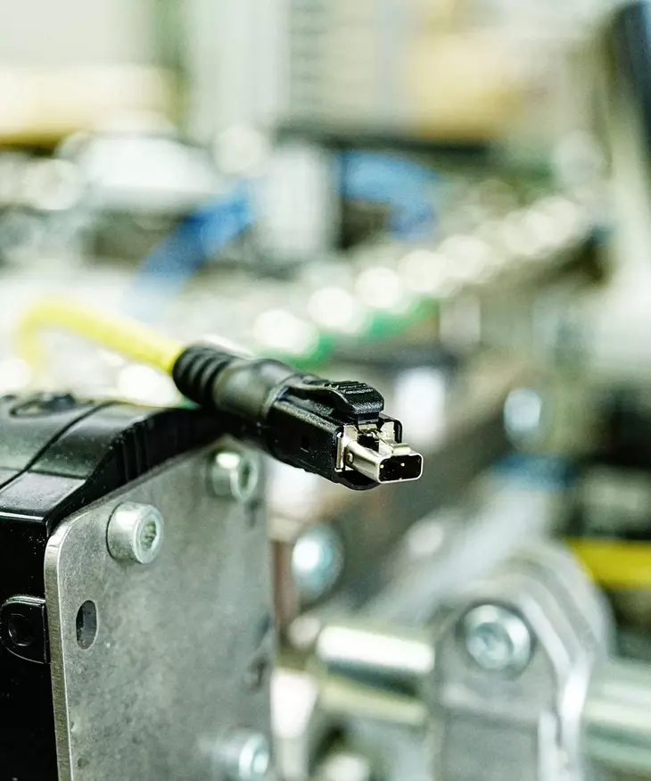 Device Connectivity Cable Connectors Cable Assemblies Data connectors Single Pair Ethernet.psd