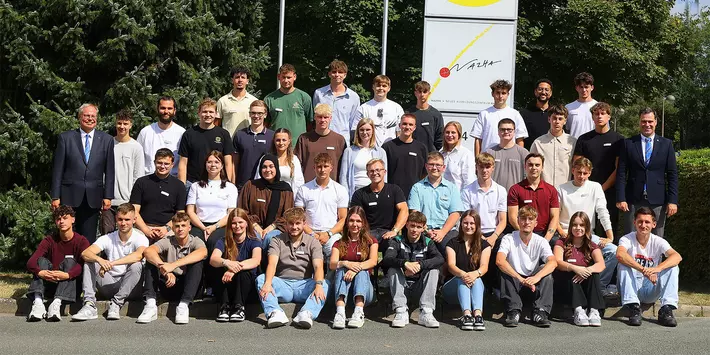 Trainee start: 40 new faces at HARTING