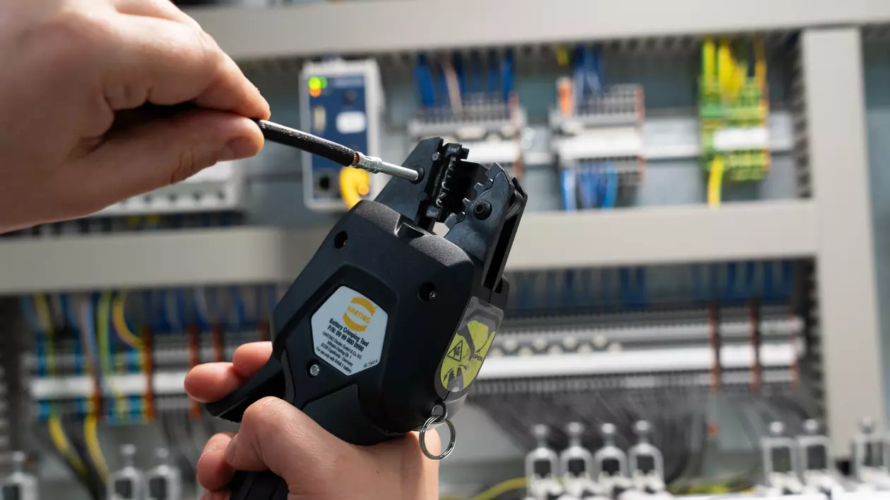 Power-assisted crimping tools