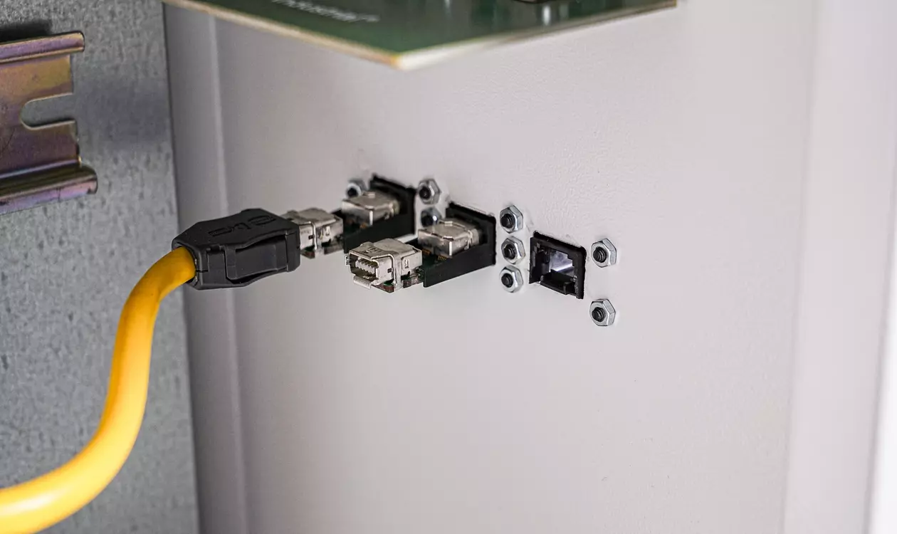 Device Connectivity PFT Data Panel Feed Throughs Industrial Ethernet.psd