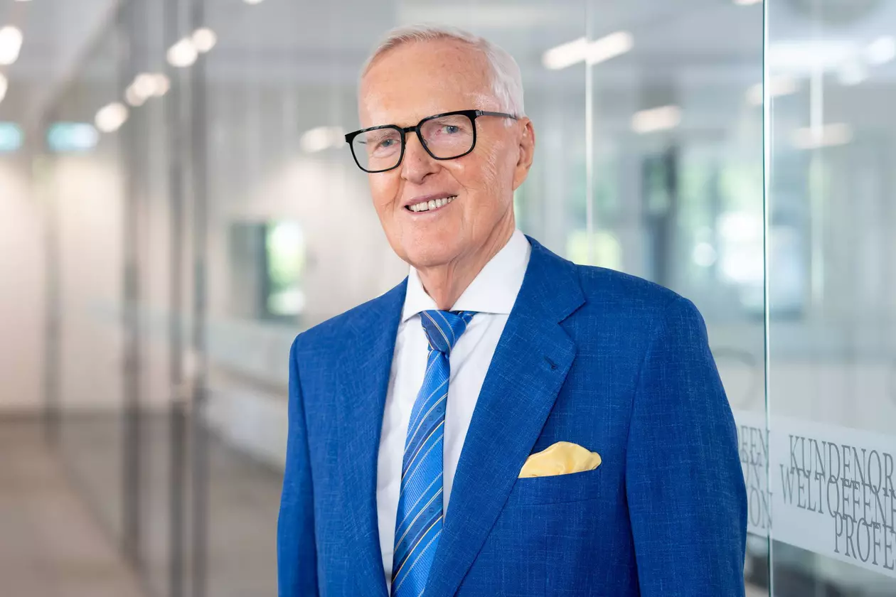 20220923_DSC9038-Bearbeitet-Dietmar Harting, Family Business, HQT_mit Hintergrund.tif