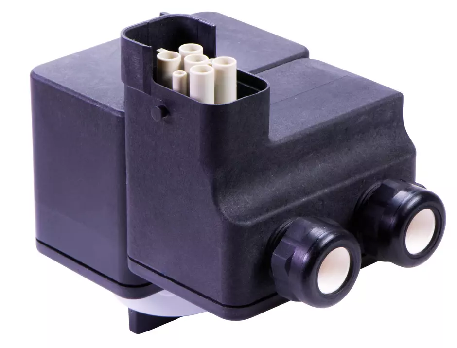 HAN Q4/2 Y-Junctionbox w. Switch 7.5kW