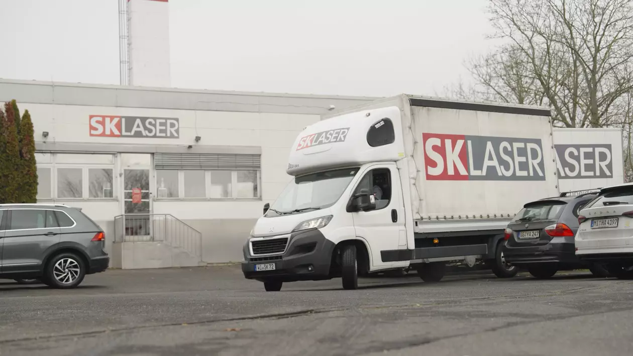 sk-laser_building_1.jpg