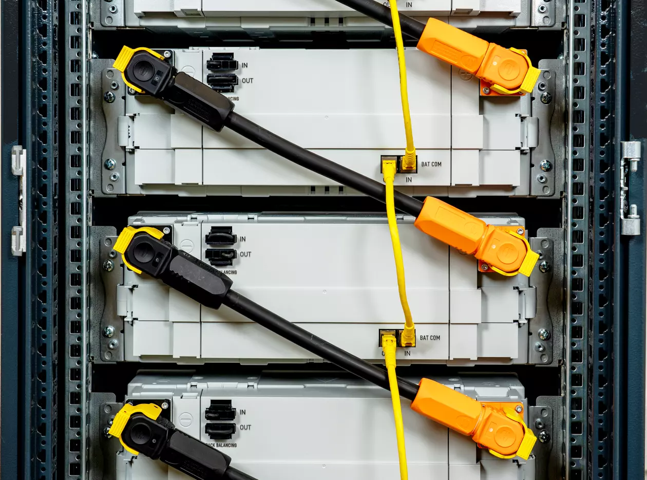 Han S 450_Speicherschrank_Tesvolt_DSC3274_cropped.psd