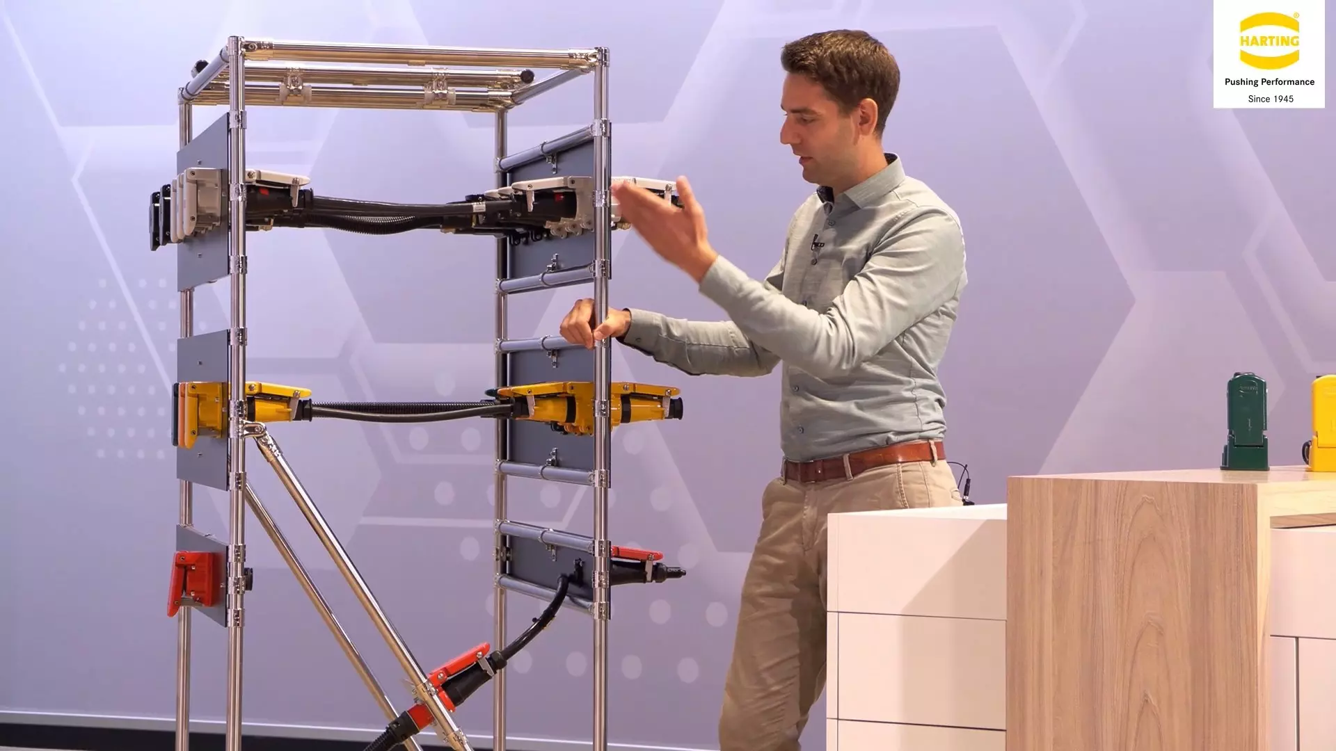 HARTING-Bahntechnik-Web-Seminar-Reihe-24_InnoTrans-2024-Highlights.mp4.00_11_46_17.Standbild001.jpg