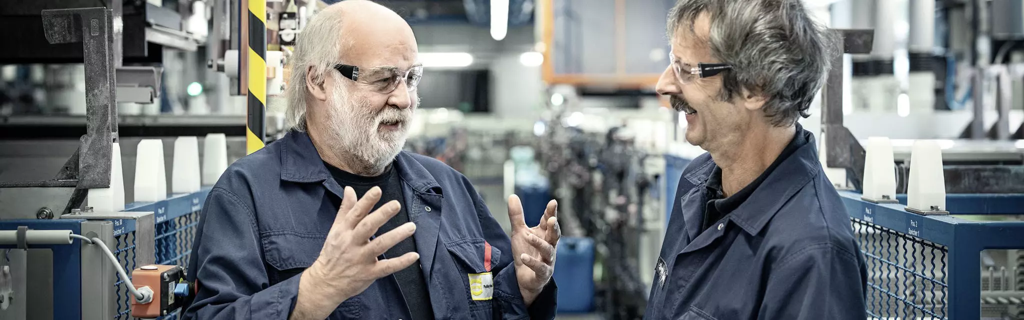 07 Mitarbeitende in der chemischen Metallisierung _ har_10102019_7169.jpg